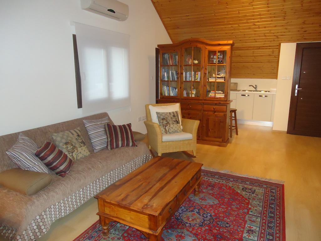 Petralona Apartment Agios Athanasios Rom bilde