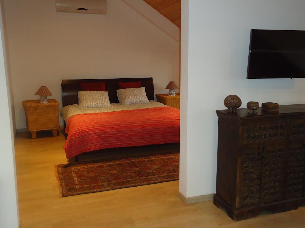 Petralona Apartment Agios Athanasios Rom bilde